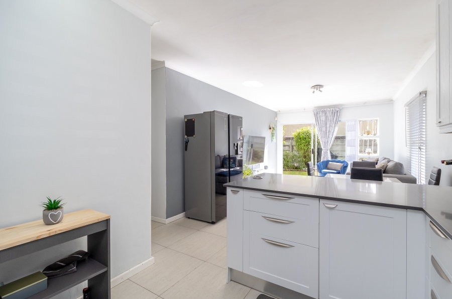 2 Bedroom Property for Sale in Pinelands Western Cape